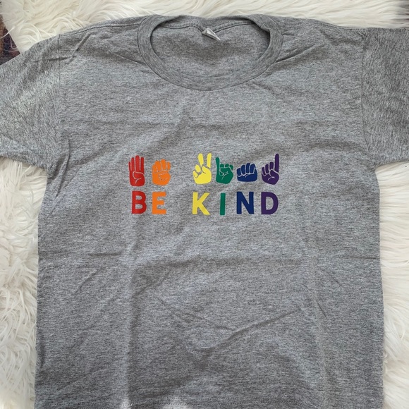 Other - Be Kind sign language 🌈 t-shirt